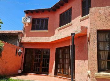 Casa · 220m² · 3 Dormitorios · 1 Cochera · Casa · Venta · Barrio Parque · 3 Dorm. · Pileta · Godoy Cruz