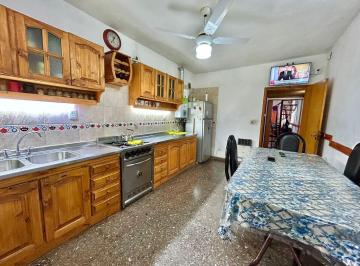 Casa · 82m² · 3 Ambientes · Venta / Permuta - Duplex - 2 Dorm. - Fisherton, Rosario