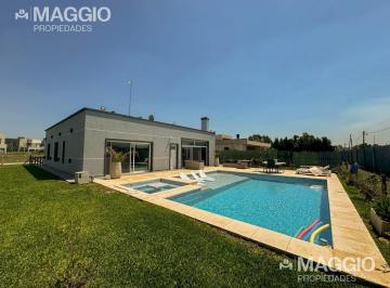 Casa · 127m² · 4 Ambientes · 2 Cocheras · Casa en Lagos de Canning