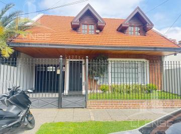 Casa · 280m² · 4 Ambientes · 1 Cochera · Casa 4 Ambientes con Piscina en Venta - Quilmes