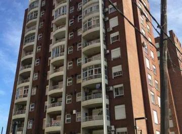 Departamento · 81m² · 4 Ambientes · 1 Cochera · Departamento 4 Ambientes con Cochera en Venta - Alquilado Hasta Enero 2027 - Torres de Fierro - Ber