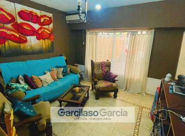 Casa · 220m² · 6 Ambientes · 3 Cocheras · Casa Chalet en Venta en Ituzaingó, G. B. a. Zona Oeste, Argentina