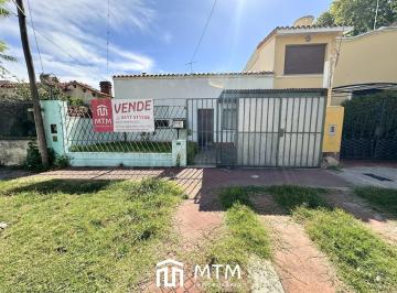 Casa · 101m² · 5 Ambientes · 1 Cochera · Casa en Venta Rosario, Alberdi.