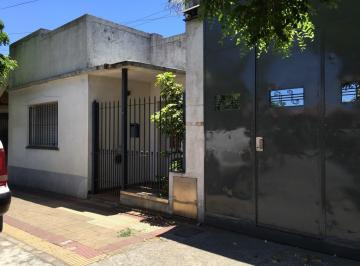 Casa · 221m² · 3 Ambientes · Casa en Venta en Lomas de Zamora, G. B. a. Zona Sur, Argentina