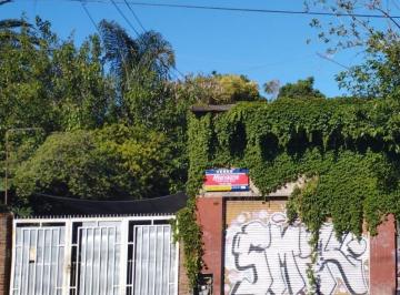 Casa de 4 ambientes, Lomas de Zamora · Vivienda con Locales Sobre Lote de 15x50