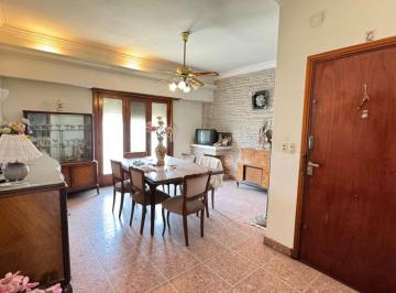 Casa · 166m² · 5 Ambientes · Vivienda Multiproposito en Venta en Lanus
