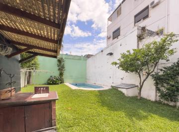 Casa · 160m² · 4 Ambientes · 2 Cocheras · Venta - Casa - 4 Ambientes - Pileta y Jardin - Flores