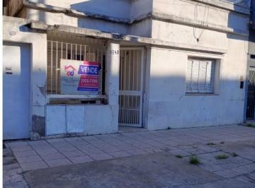 Casa · 130m² · 6 Ambientes · Venta Derechos Posesorios - Lote de 234 m² con Dos Viviendas Habitables