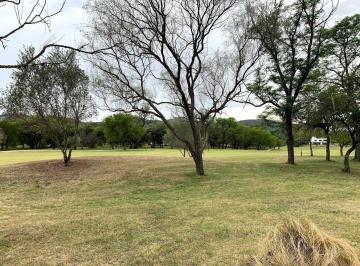 Terreno · 2465m² · Venta de Terreno en Potrerillo de Larreta. Fondo Golf y Norte. 2465 m²