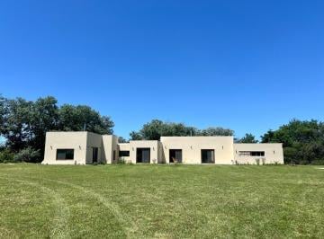 Casa · 292m² · 5 Ambientes · Nueva y Moderna Casa Club de Campo La Ranita Pilar Luján