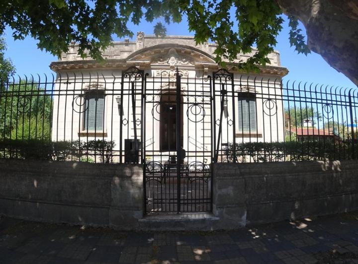 Quinta vacacional · 200m² · 10 Ambientes · 2 Cocheras