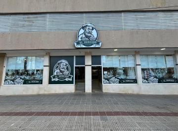 Local comercial · 215m² · Local Comercial en Venta. Excelente Ubicación.