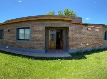 Quinta vacacional · 235m² · 4 Ambientes · Casa Quinta en Calle 67 (Tranquera 1140) Entre 144 y 146