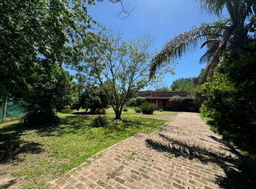 Quinta vacacional · 250m² · 4 Ambientes · 1 Cochera · Quinta con Casa de Invitados y Varias Dependencias Retasada!
