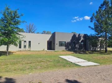 Casa · 165m² · 4 Ambientes · 4 Cocheras · Casa en Santa Ines Lujan