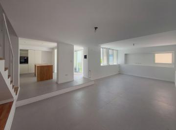Casa · 176m² · 6 Ambientes · Casa de Pasillo con 3 Dorm. Más Quincho y Terraza con Parrillero