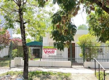 Casa · 170m² · 5 Ambientes · 3 Cocheras · Casa en Zona Parque Quirós Importante Lote