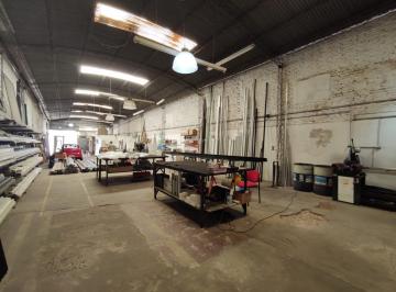 Bodega-Galpón · 300m² · 2 Ambientes · Galpon con Ingreso Veicular / Peron 4100