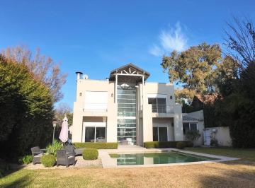 Casa · 355m² · 5 Ambientes · 4 Cocheras · Venta Casa 5 Ambientes Santa Rita, San Isidro