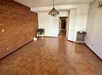 Casa · 188m² · 4 Ambientes · 1 Cochera · Venta Dúplex de 4 Ambientes en Villa Luro. Patio. Fondo. Cochera. Apto Crédito