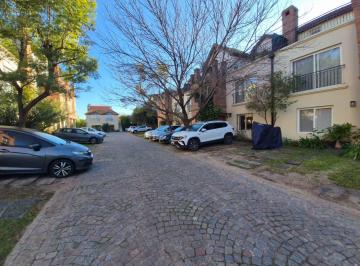 Casa de 6 ambientes, San Isidro · Muy Linda Casa en Condominio Cerrado, El Paseo.