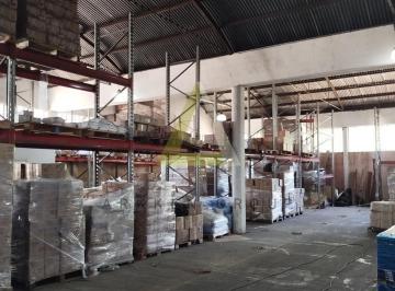 Bodega-Galpón · 650m² · Galpon en Alquiler en Garin