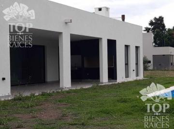 Casa · 190m² · 4 Ambientes · 2 Cocheras · Casa en Venta en Haras Santa Maria, Escobar, G. B. a. Zona Norte