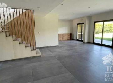 Casa · 190m² · 6 Ambientes · 2 Cocheras · Casa en Venta en Haras Santa Maria, Escobar, G. B. a. Zona Norte