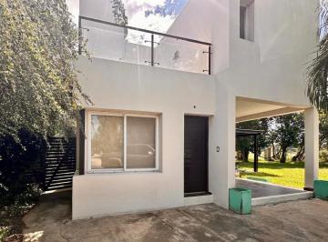 Casa · 80m² · 5 Ambientes · 1 Cochera · Casa en Barrio Brisas 2. Av Fuerza Aerea y Girasoles. Piscina. Los Morros