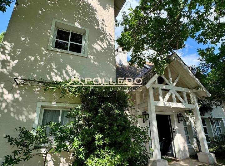 Casa · 400m² · 3 Dormitorios · 2 Cocheras