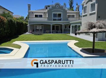 Casa · 458m² · 6 Ambientes · 4 Cocheras · Casa en Venta y Alquiler 5 Dorm con Pileta Barrio Septiembre