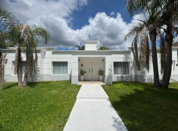 Casa · 197m² · 5 Ambientes · 2 Cocheras · Casa en Haras Santa Maria Los Eucaliptus