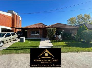 Casa · 140m² · 4 Ambientes · Chalet en Venta Country El Venado