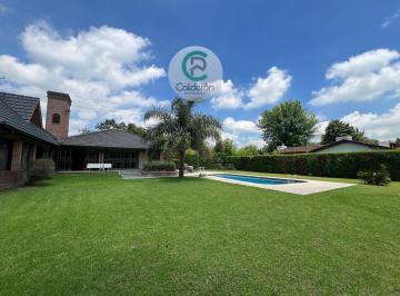 Casa · 270m² · 4 Ambientes · Casa en Alquiler Anual Country Mapuche