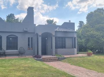 Casa de 5 ambientes, Pilar · Amplio Lote Interno