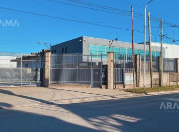 Bodega-Galpón · 4500m² · 8 Cocheras · Venta / Alquiler de Naves Industriales Y/o Logistica en Canning
