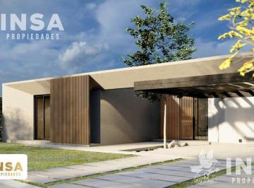 Casa · 207m² · 4 Ambientes · 2 Cocheras · Insa Propiedades Vende Casa en Barrio Alma Gardenia.