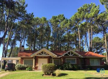Casa · 100m² · 4 Ambientes · 1 Cochera · 4013 - del Juncal 1193 Alamos