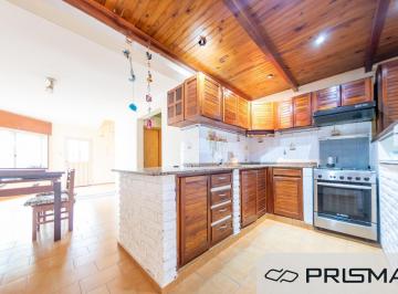 Casa · 211m² · 10 Ambientes · 3 Cocheras · Casa - 3 Dorm - B. Maipu - Apto Credito