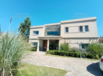Quinta vacacional · 363m² · 6 Ambientes · Casa Quinta de 6 Ambientes en Venta en Lagos de San Eliseo, San Vicente, G. B. a. Zona Sur