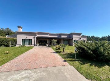 Quinta vacacional · 536m² · 6 Ambientes · 1 Cochera · Casa Quinta en Venta en Fincas del Alba, Canning, Ezeiza