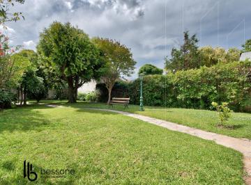 Casa · 206m² · 5 Ambientes · 2 Cocheras · Venta Casa 3 Habitaciones Mas Escritorio en Parque Luro