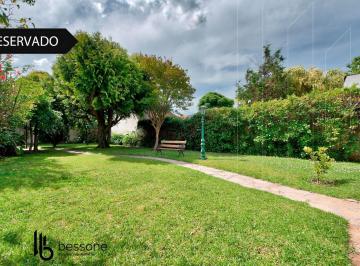 Casa · 206m² · 5 Ambientes · 2 Cocheras · Venta Casa 3 Habitaciones Mas Escritorio en Parque Luro