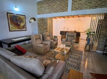 Casa · 1430m² · 7 Ambientes · Cf967 - Casa Quinta en Venta B° Costa Mango