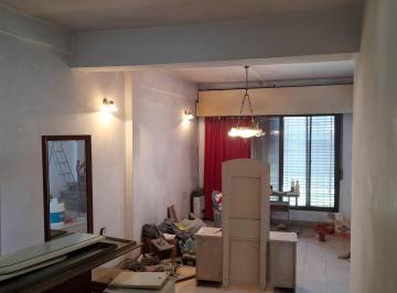 Casa · 300m² · 6 Ambientes · 1 Cochera · Casa Chalet en Venta en Villa de Mayo, Malvinas Argentinas, G. B. a. Zona Norte
