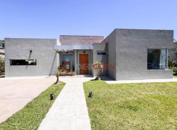 Casa · 120m² · 4 Ambientes · 2 Cocheras · Venta Casa 4 Amb, La Cesarina, Gral Rodríguez