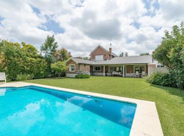 Casa · 232m² · 5 Ambientes · 7 Cocheras · Casa en Venta Barrio Septiembre Escobar Oportunidad
