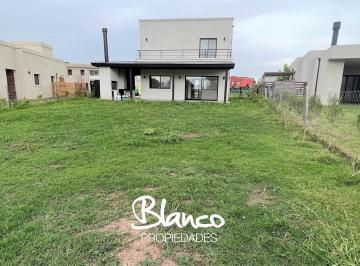 Casa · 127m² · 4 Ambientes · 2 Cocheras · Casa en Venta en Pilar del Este, Barrio San Ramiro, Pilar, G. B. a. Zona Norte