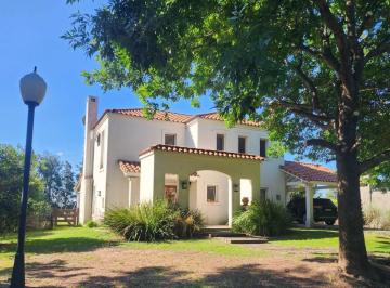 Casa · 214m² · 5 Ambientes · 2 Cocheras · Casa en Alquiler Anual en Haras San Pablo, Gral. Rodriguez