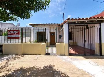 Casa · 50m² · 4 Ambientes · 1 Cochera · Casa en Venta Lamadrid 1155